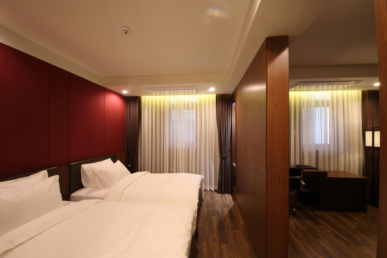 Benikea The H Hotel Hwaseong Esterno foto