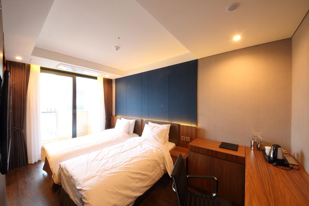 Benikea The H Hotel Hwaseong Esterno foto