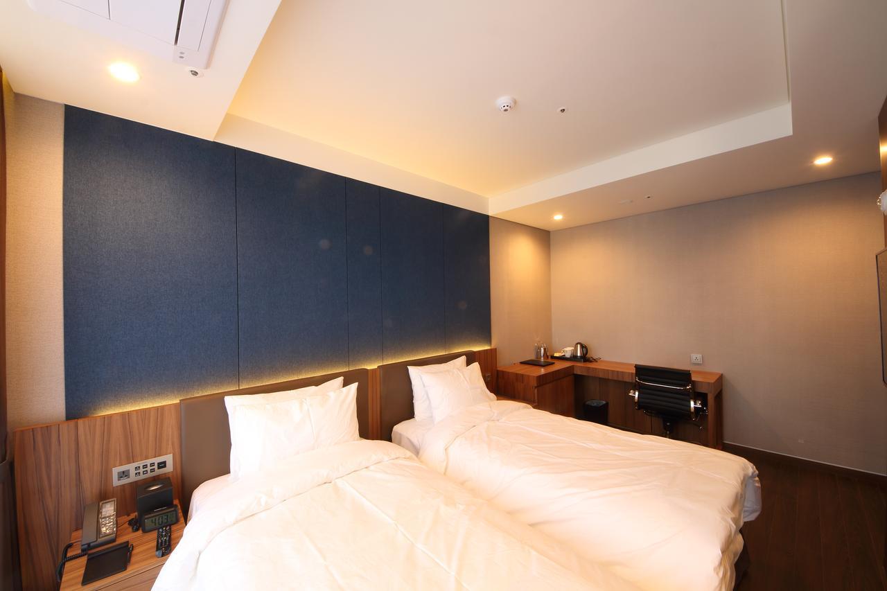 Benikea The H Hotel Hwaseong Esterno foto
