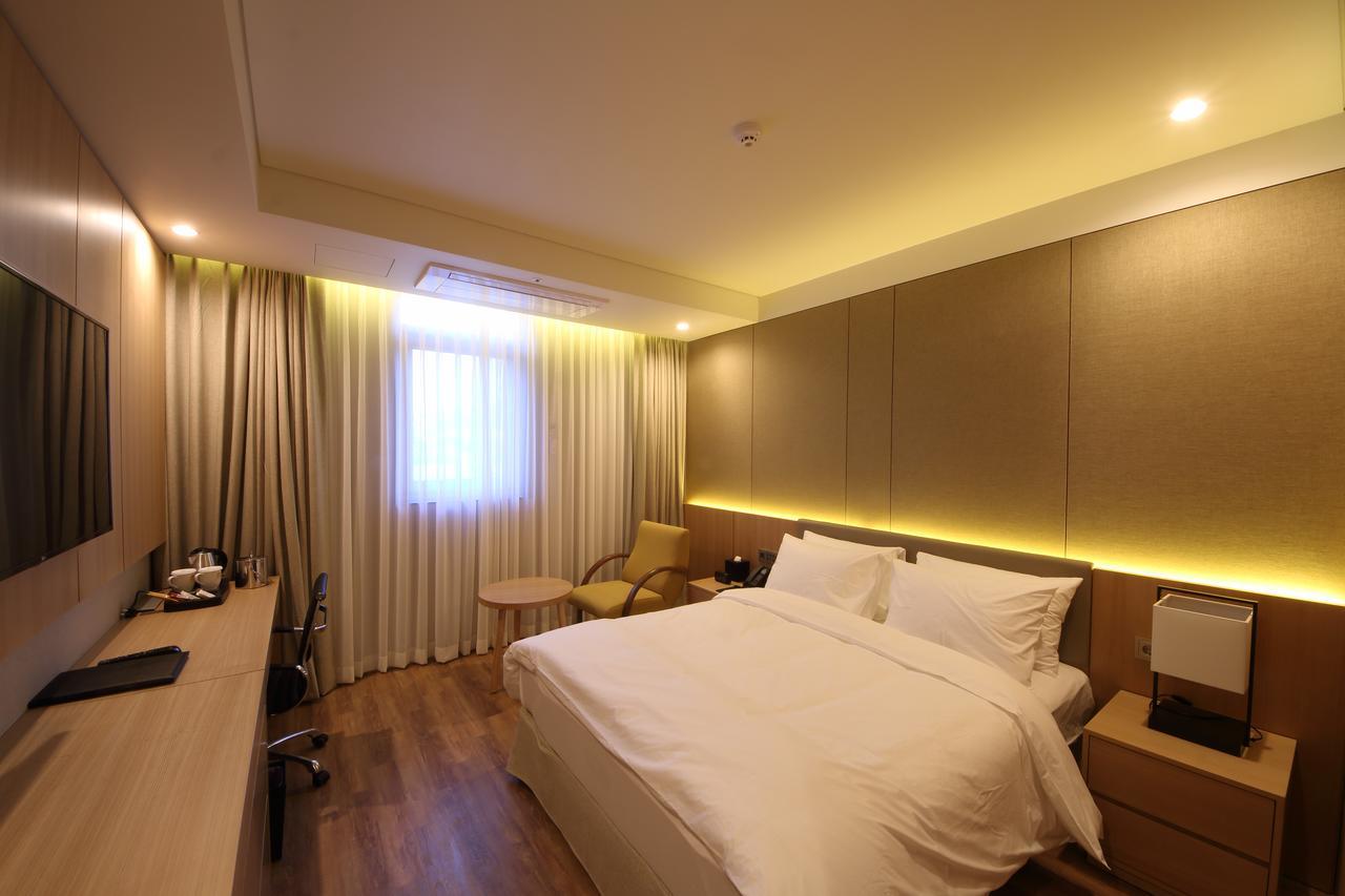 Benikea The H Hotel Hwaseong Esterno foto