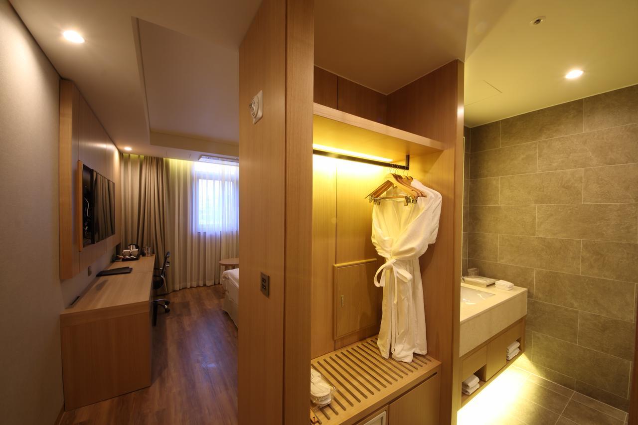 Benikea The H Hotel Hwaseong Esterno foto